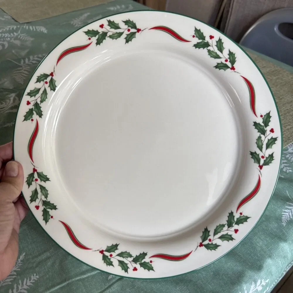 Lenox Chinastone COUNTRY HOLLY Dinner Plate  10.75” Made In USA Microwave Safe